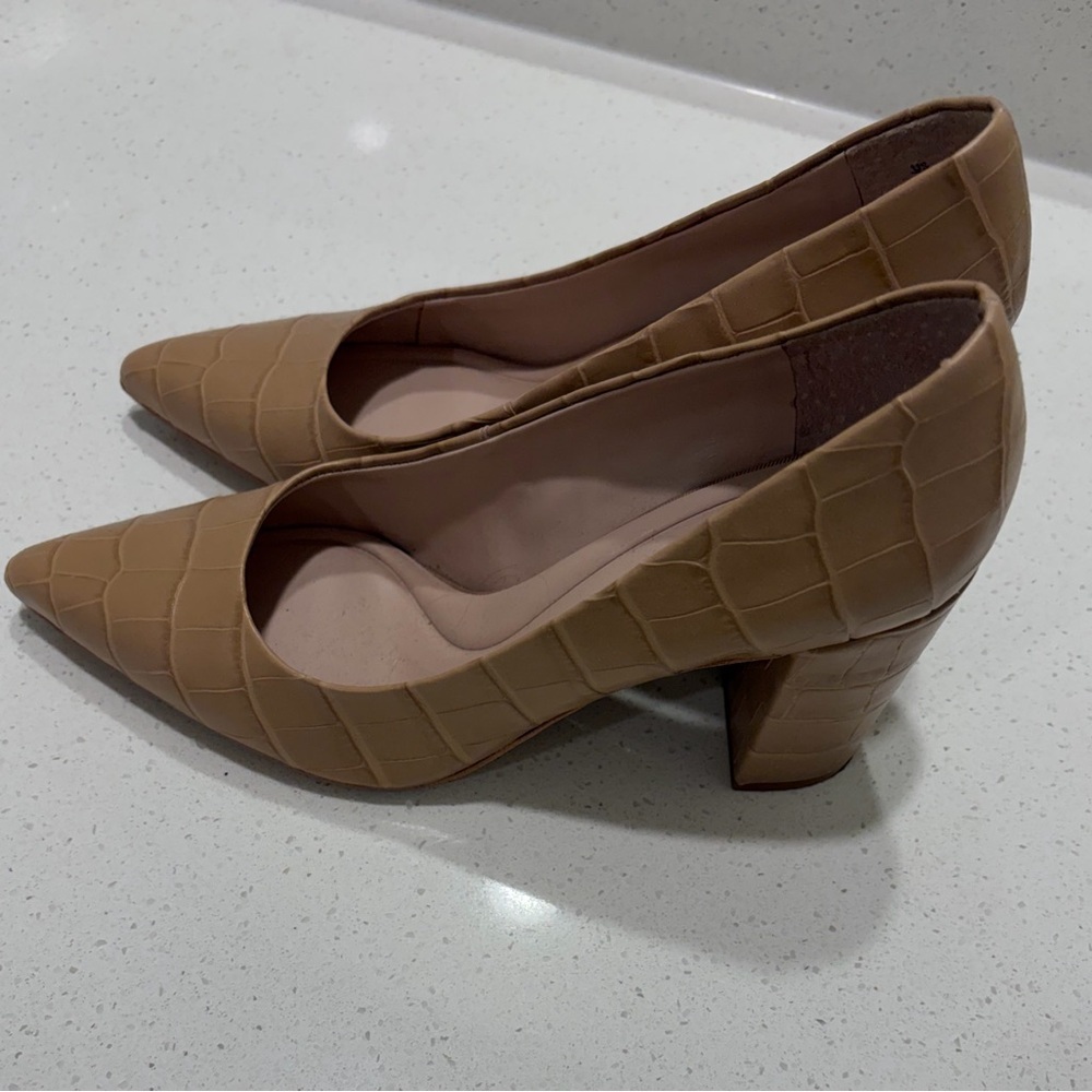 Preston & York Croc-Embossed Tan Heels - Picture 2 of 5